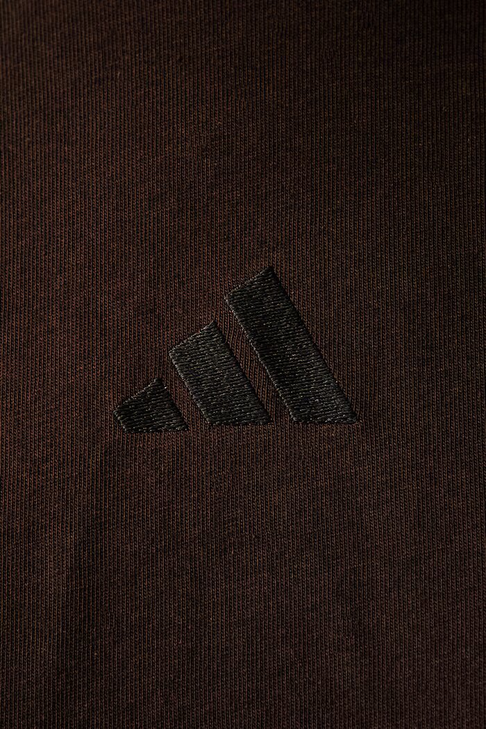 adidas тениска дамска от памук Leopard Pack кафява KV9298