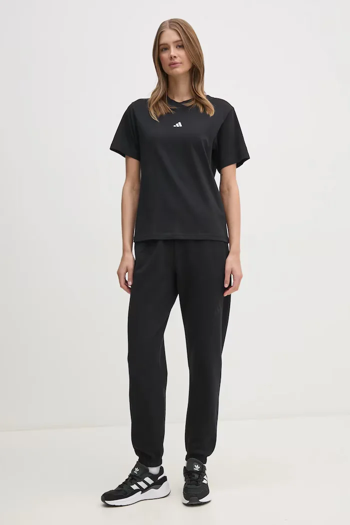 adidas Тениска Essentials в черно JC5943