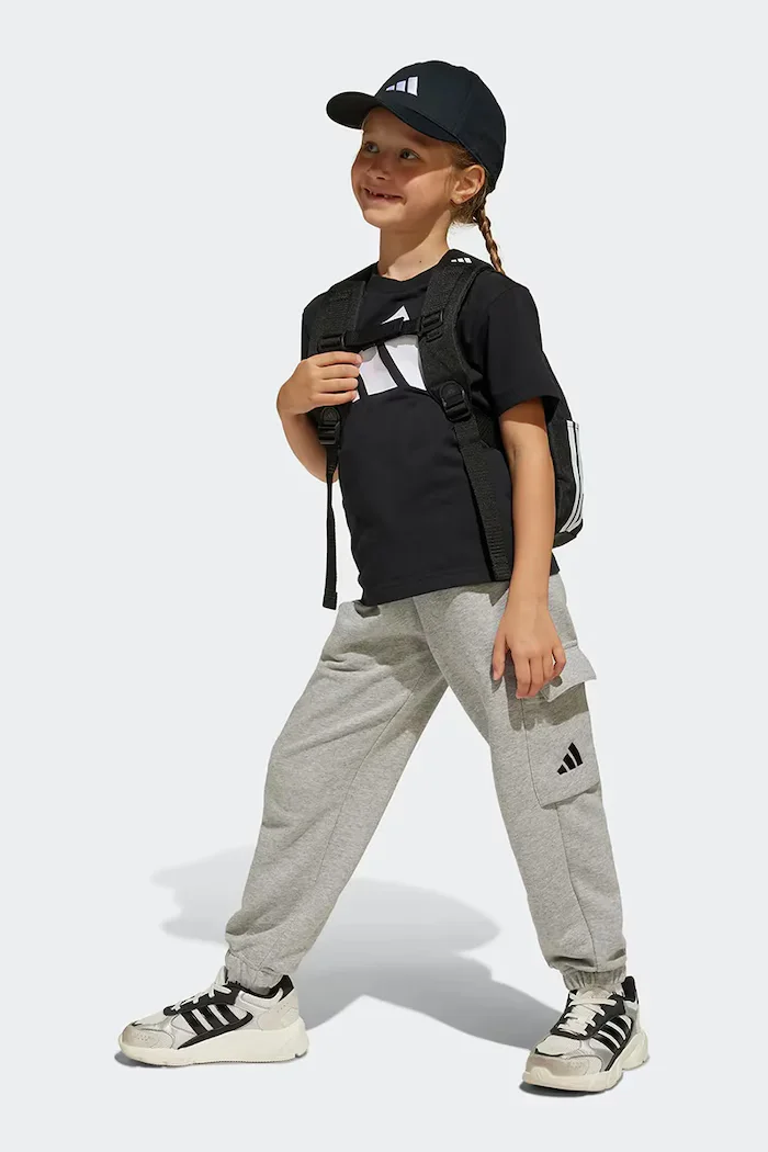 adidas тениска за деца от памук черна JE1379
