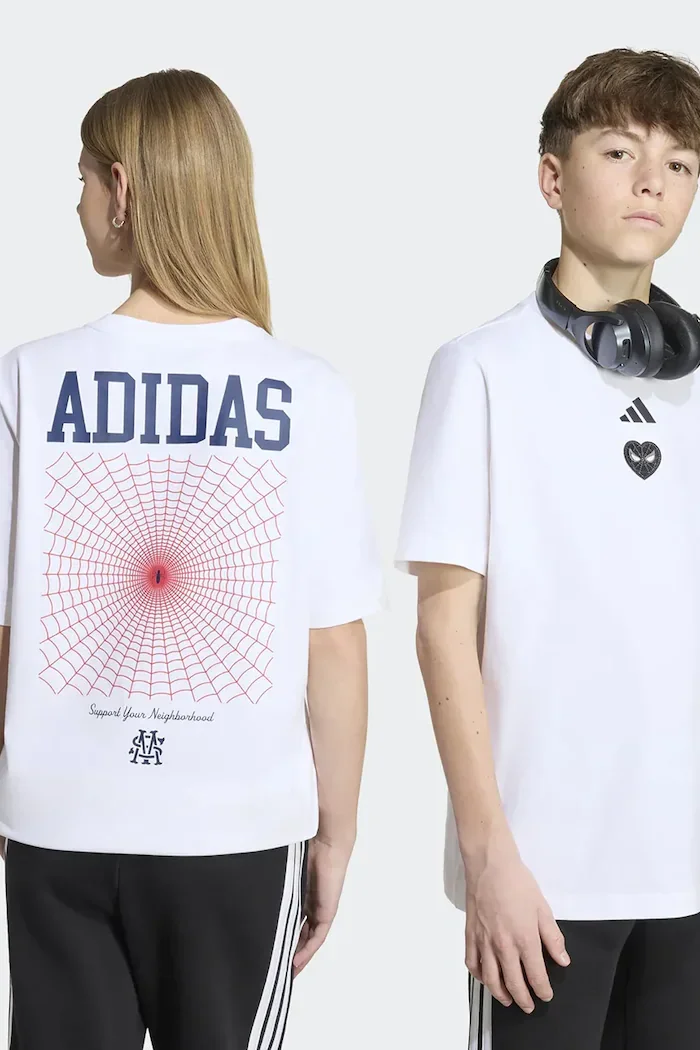 adidas тениска за деца от памук с еластан MARVEL SPIDER-MAN бяла KS3959