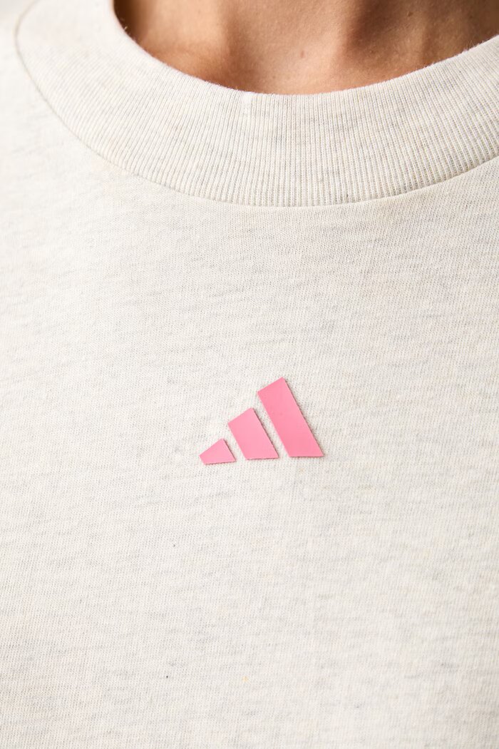 adidas уголемена тениска дамска от памук Essentials бежова KX3166