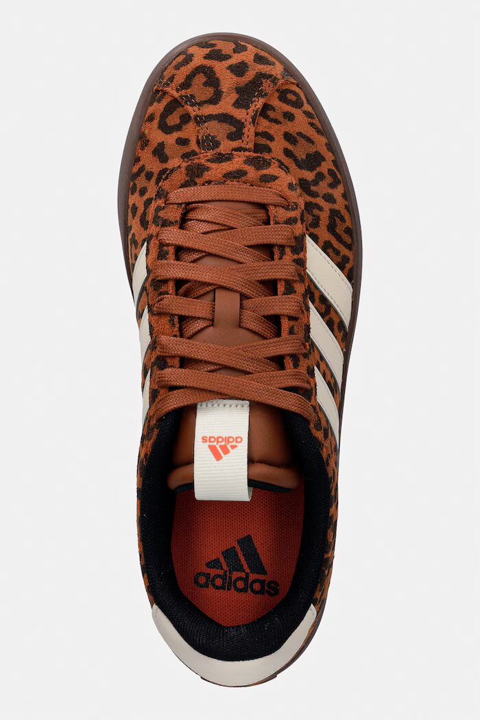 adidas Велурени маратонки VL Court 3.0 в кафяво KK4668