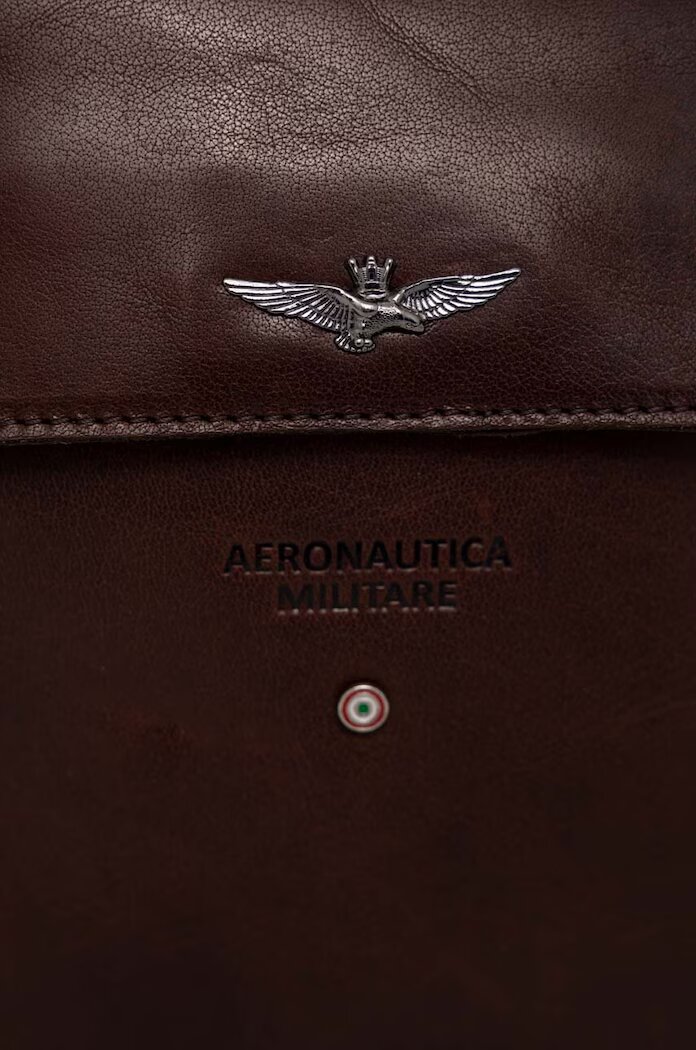 Aeronautica Militare Кожена чанта през рамо в кафяво AM302