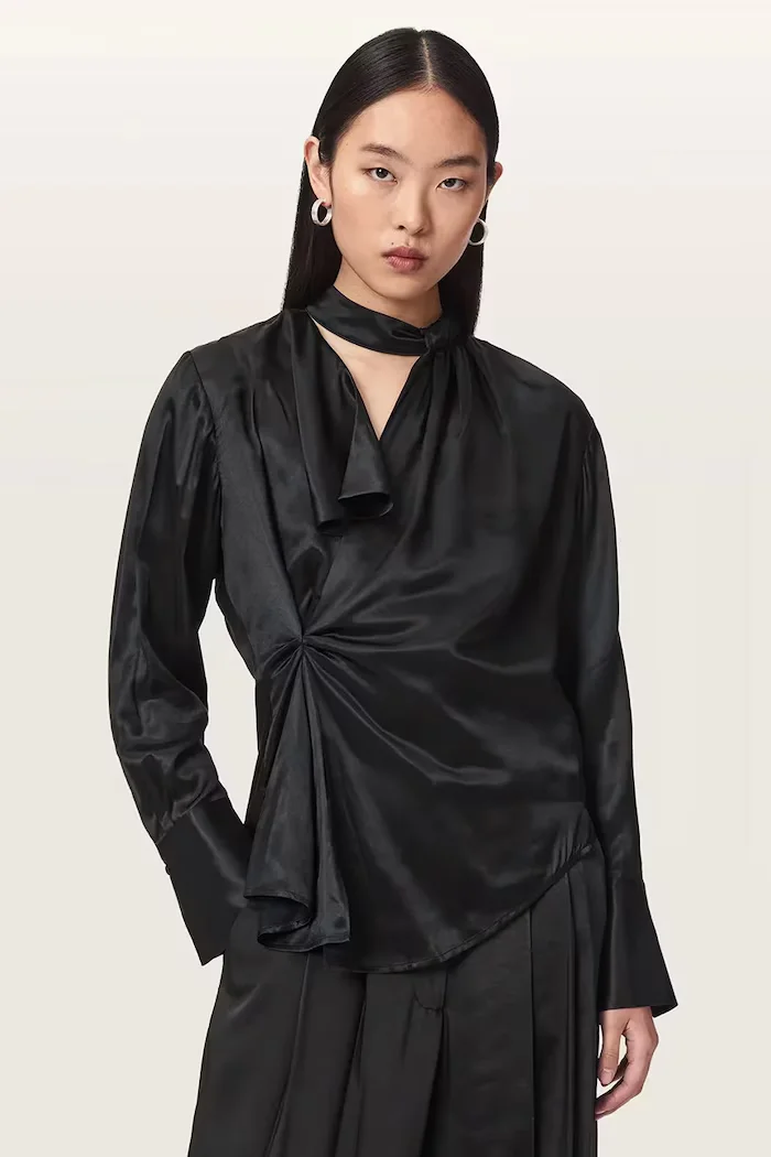 AllSaints блуза с прехлупване дамска от вискоза ZELLIE черна с изчистена шарка W007PF