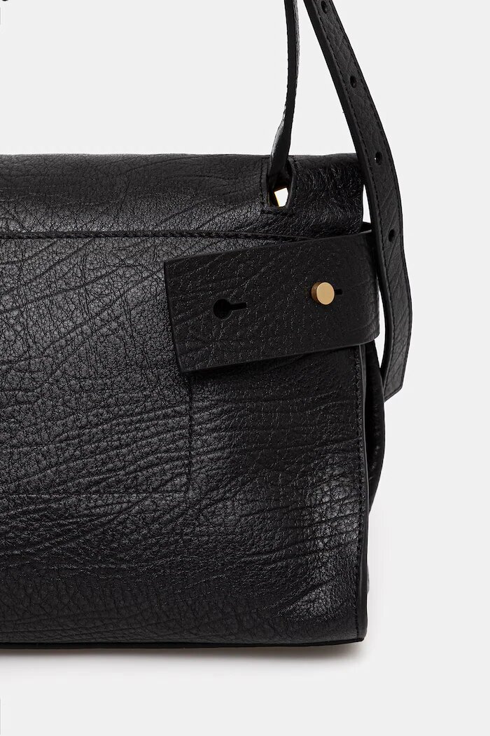 AllSaints Кожена чанта URSA в черно W522XC