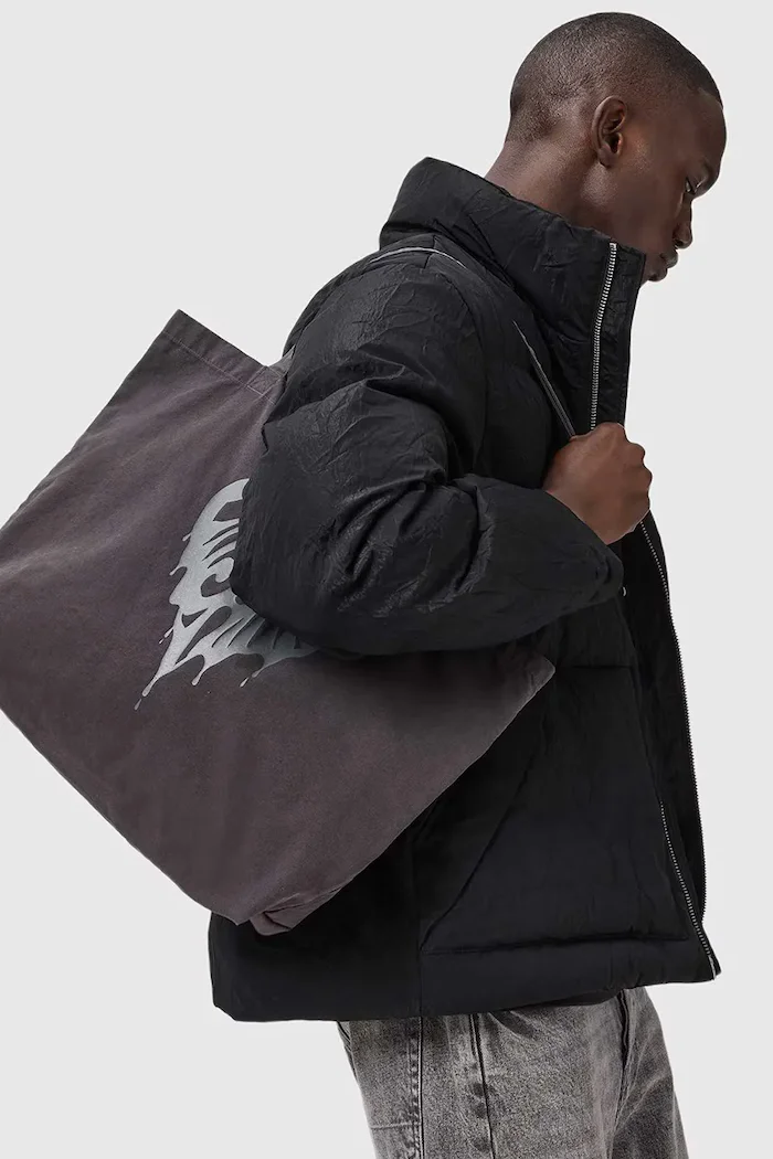 AllSaints Памучна чанта TRIPP в сиво M137XD