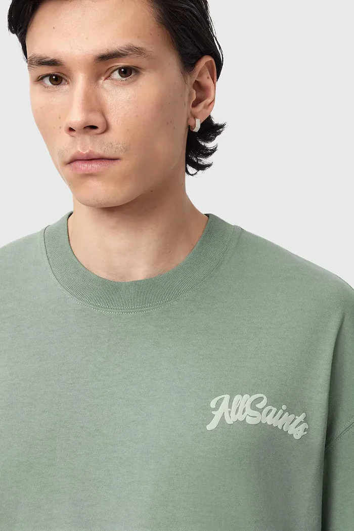 AllSaints Памучна тениска ODYSSEY в зелено с принт M008PE