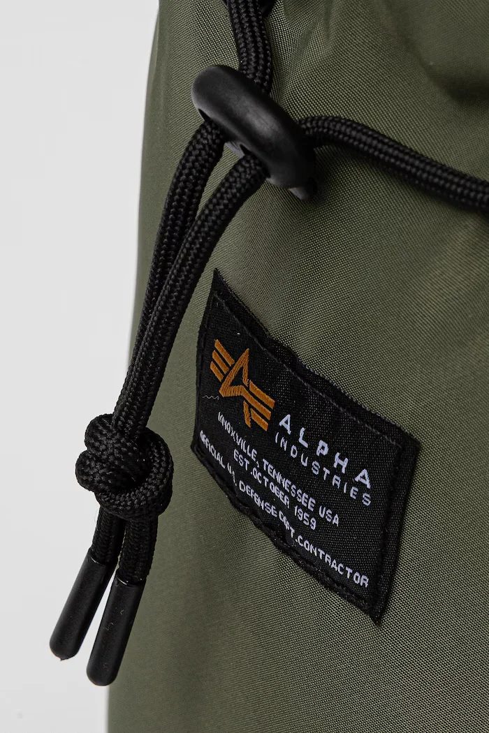 Alpha Industries Чанта през рамо Carry Bag Wmn в зелено 148944