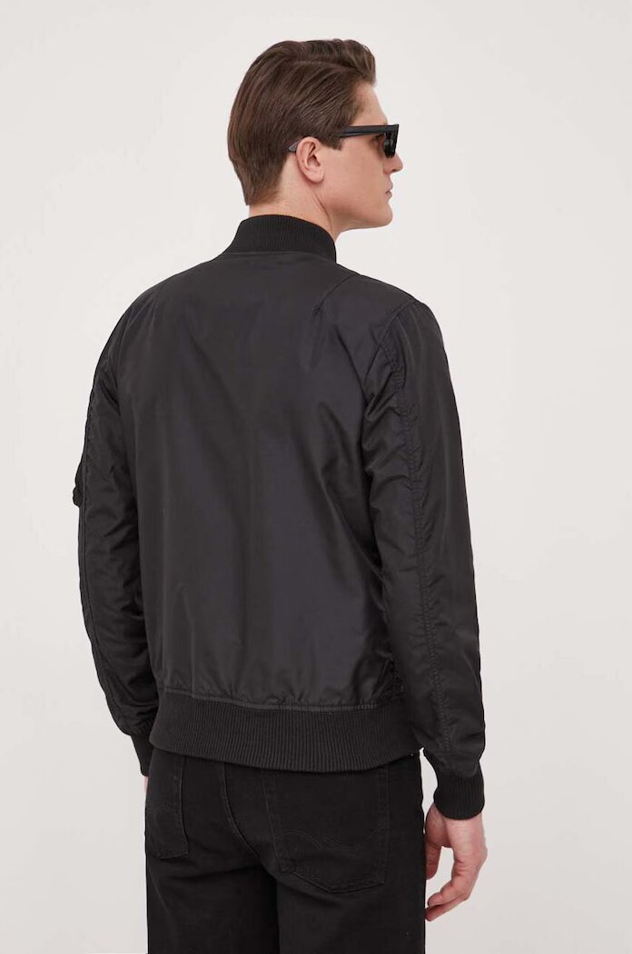 Alpha Industries Яке бомбър MA-1 TT Light Bomber в черно с преходна изолация 191103.03 MA-1 TT Light Bomber