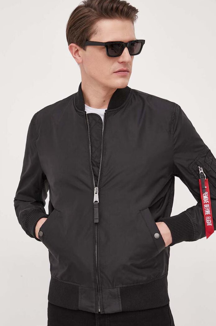 Alpha Industries Яке бомбър MA-1 TT Light Bomber в черно с преходна изолация 191103.03 MA-1 TT Light Bomber