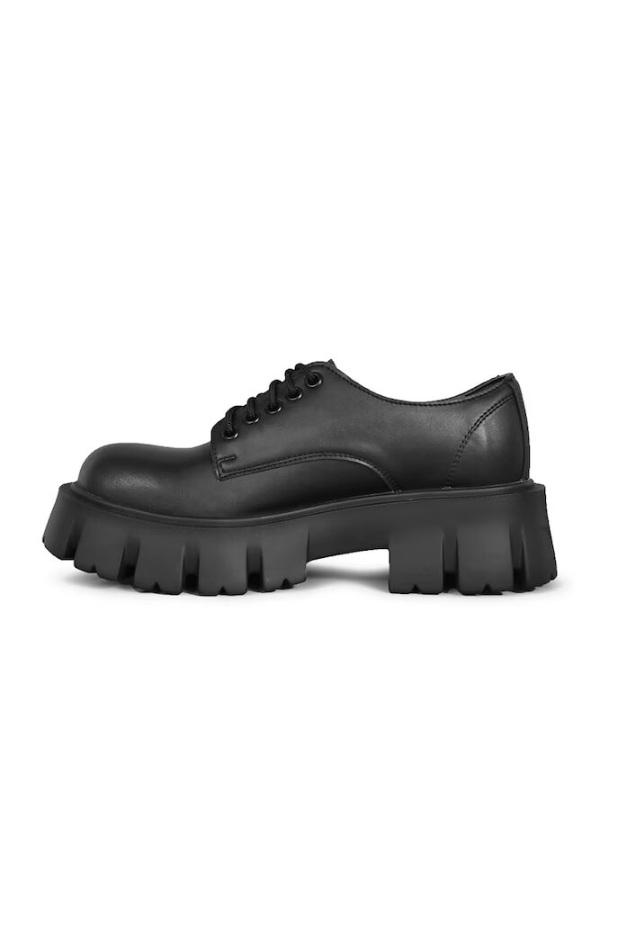Altercore Половинки обувки DEIDRA VEGAN BLACK PATENT дамски в черно с платформа