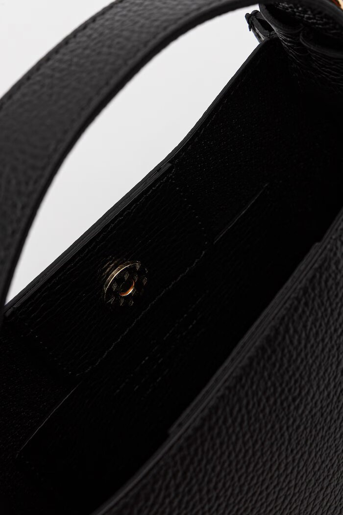 Answear.LAB чанта crossbody дамска от кожа черна