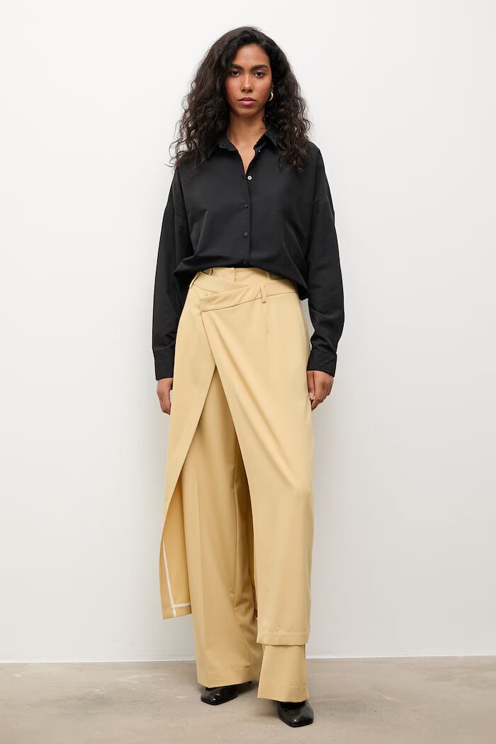 Answear.LAB Панталон from the Unscripted collection Жълт стандартен