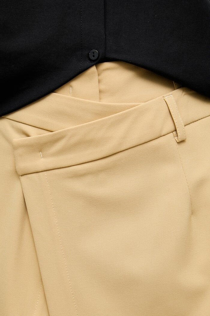 Answear.LAB Панталон from the Unscripted collection Жълт стандартен