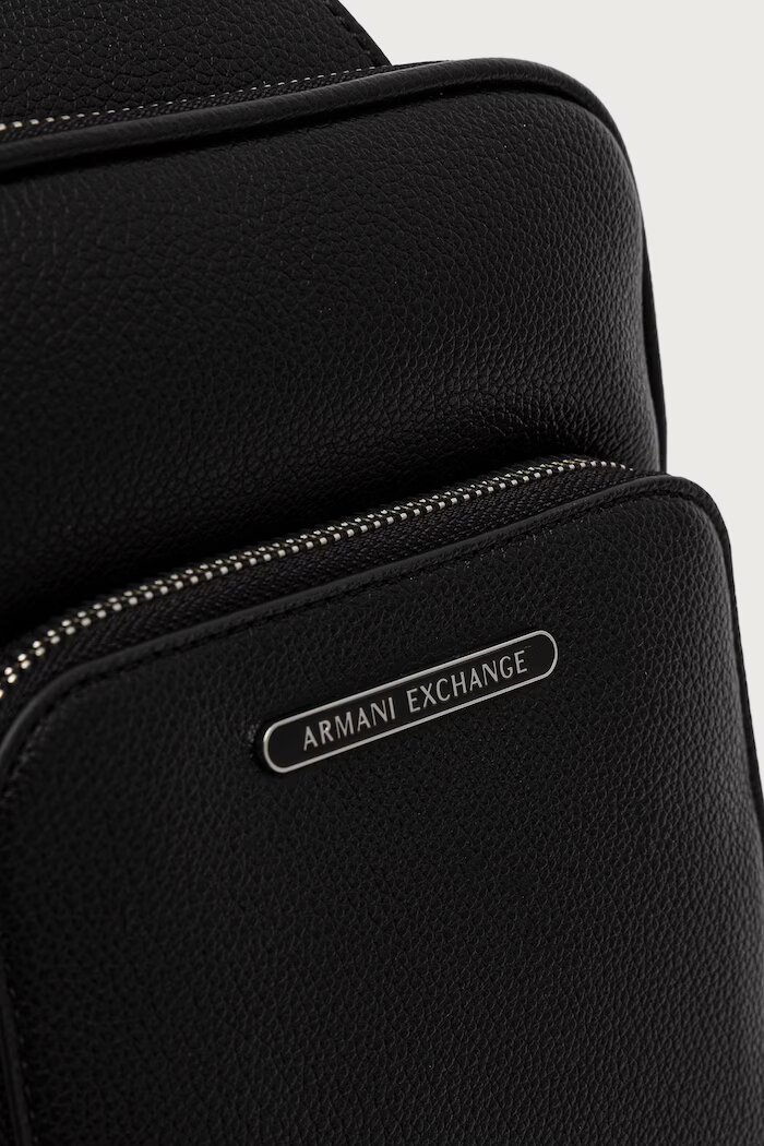 ARMANI EXCHANGE чанта през рамо мъжка от имитация на кожа черна XM000843 AF12134
