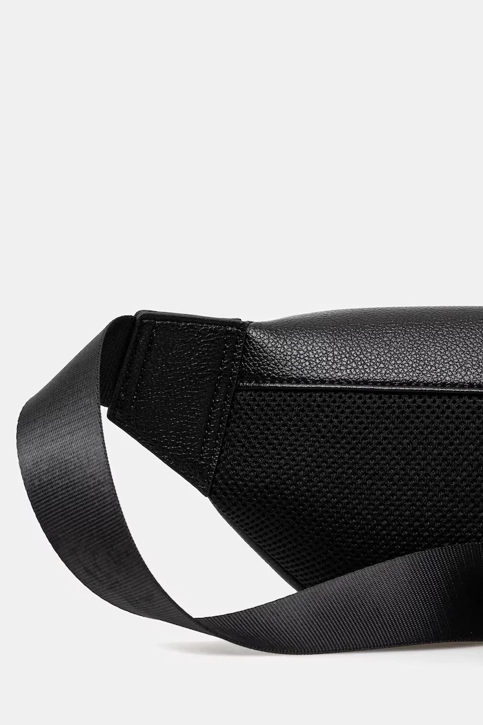 ARMANI EXCHANGE Чанта за кръст в черно XM000848 AF12134
