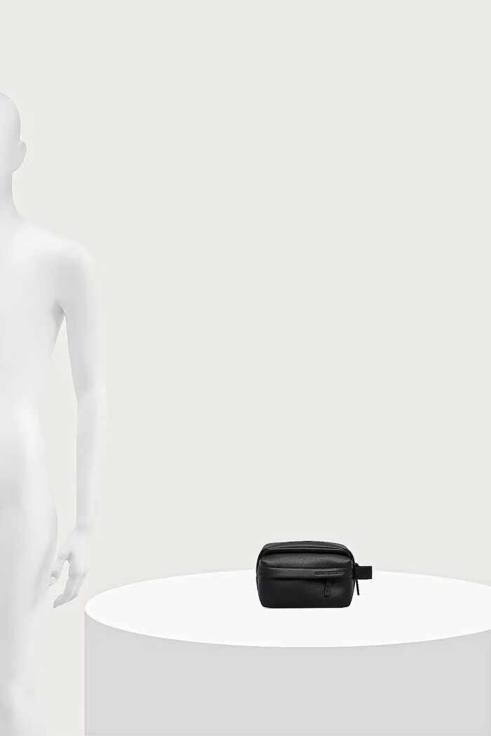 ARMANI EXCHANGE козметична чанта мъжка от имитация на кожа черна XM003230 AF26651