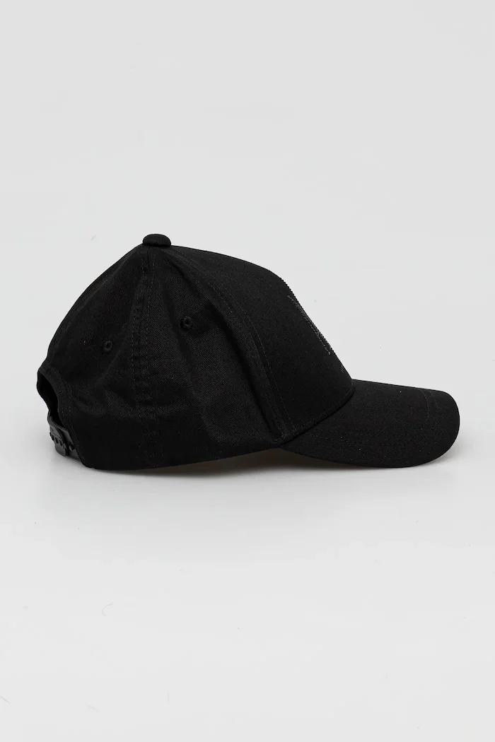ARMANI EXCHANGE Памучна шапка с козирка в черно с апликация XW000957 AF13846