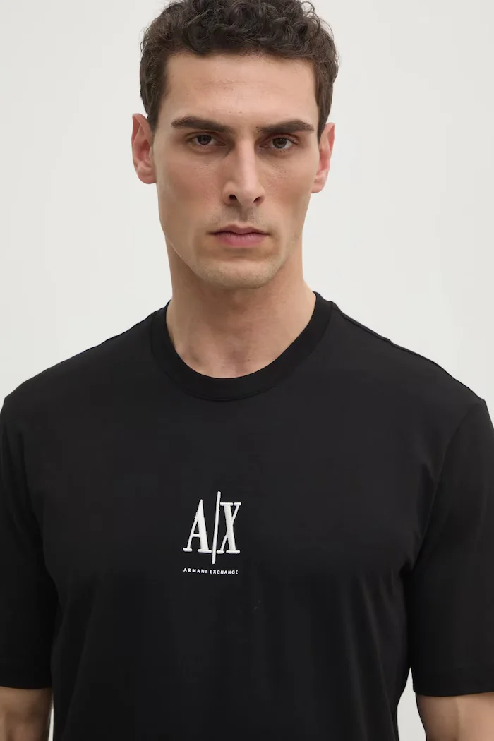 ARMANI EXCHANGE Памучна тениска в черно с апликация XM000363 AF12308