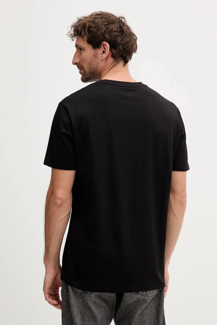 ARMANI EXCHANGE Памучна тениска в черно с принт XM001280 AF10361