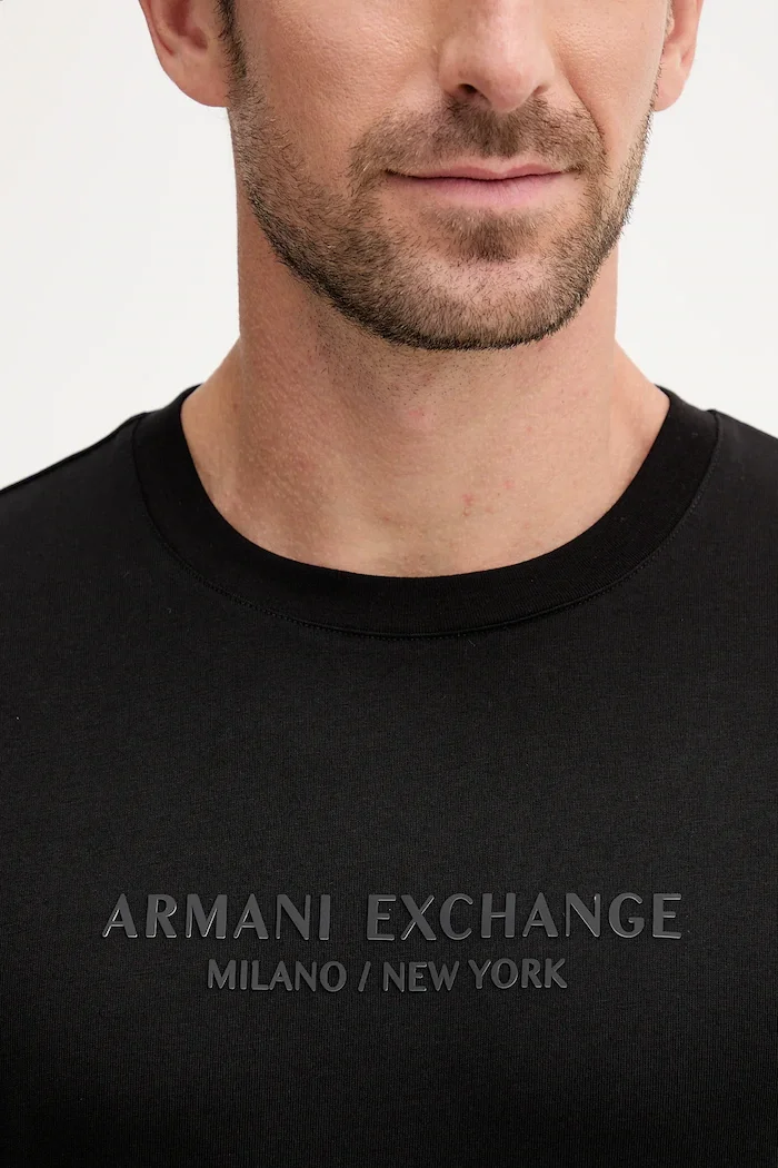 ARMANI EXCHANGE Памучна тениска в черно с принт XM001280 AF10361