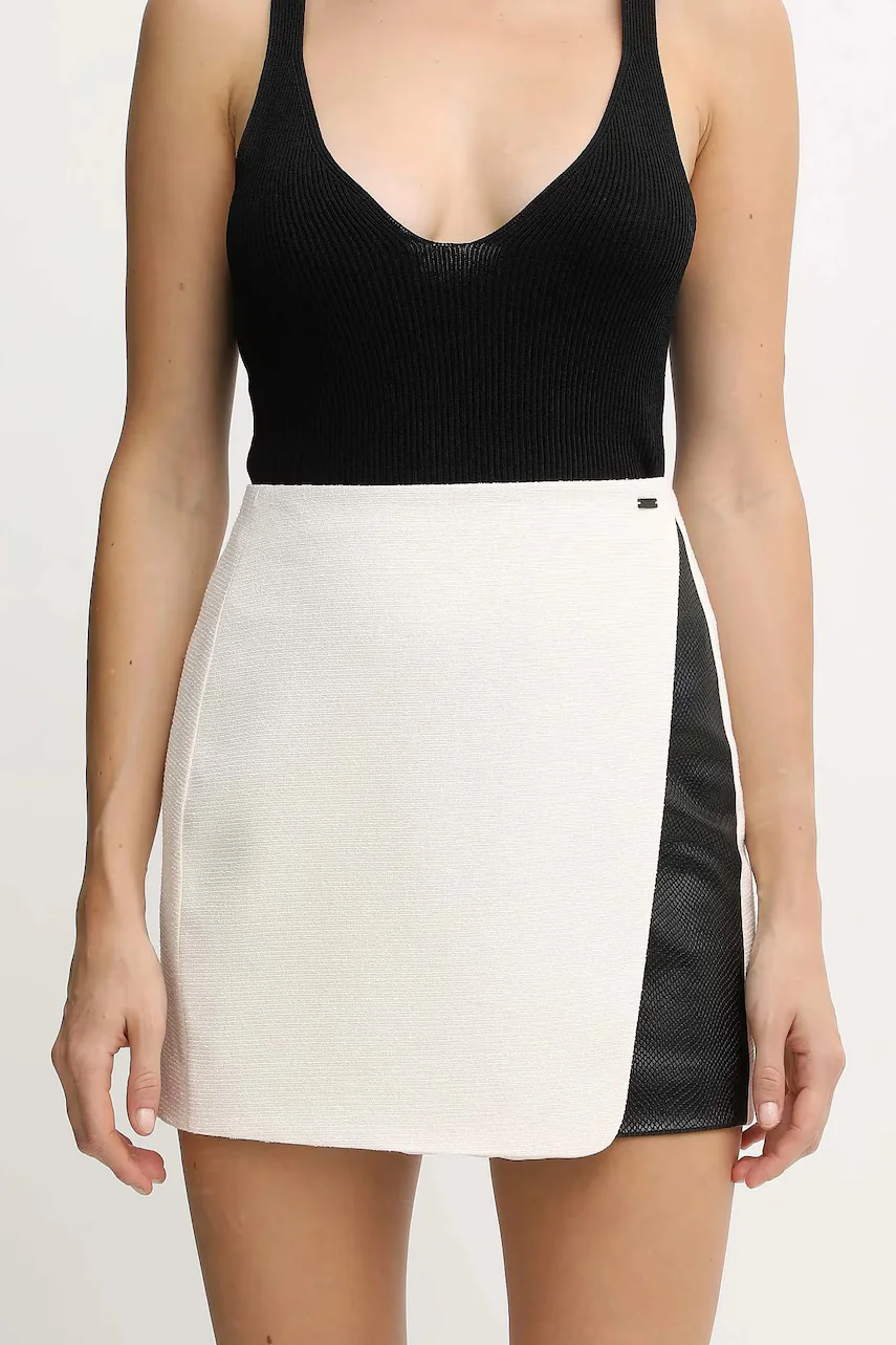 ARMANI EXCHANGE Пола