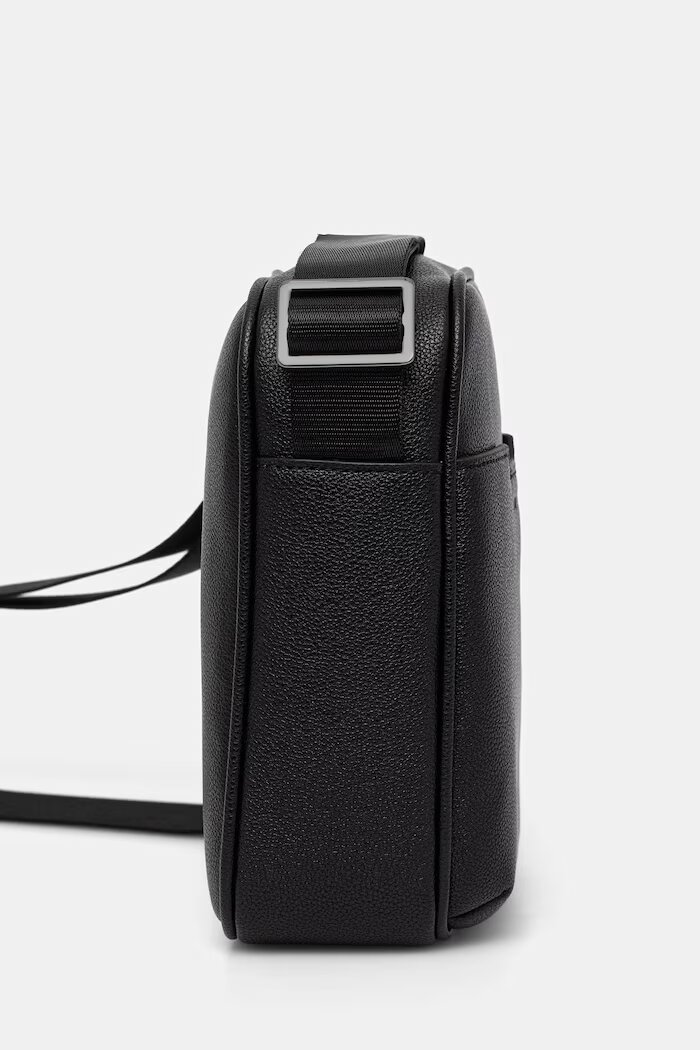 ARMANI EXCHANGE през рамо мъжка от имитация на кожа черна XM002584 AF22651
