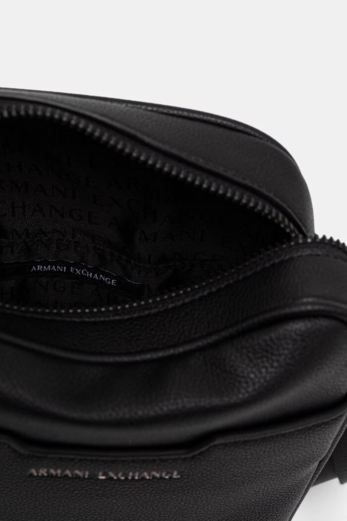 ARMANI EXCHANGE през рамо мъжка от имитация на кожа черна XM002584 AF22651