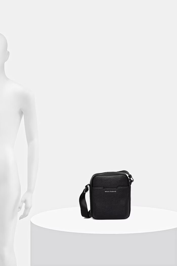 ARMANI EXCHANGE през рамо мъжка от имитация на кожа черна XM002584 AF22651
