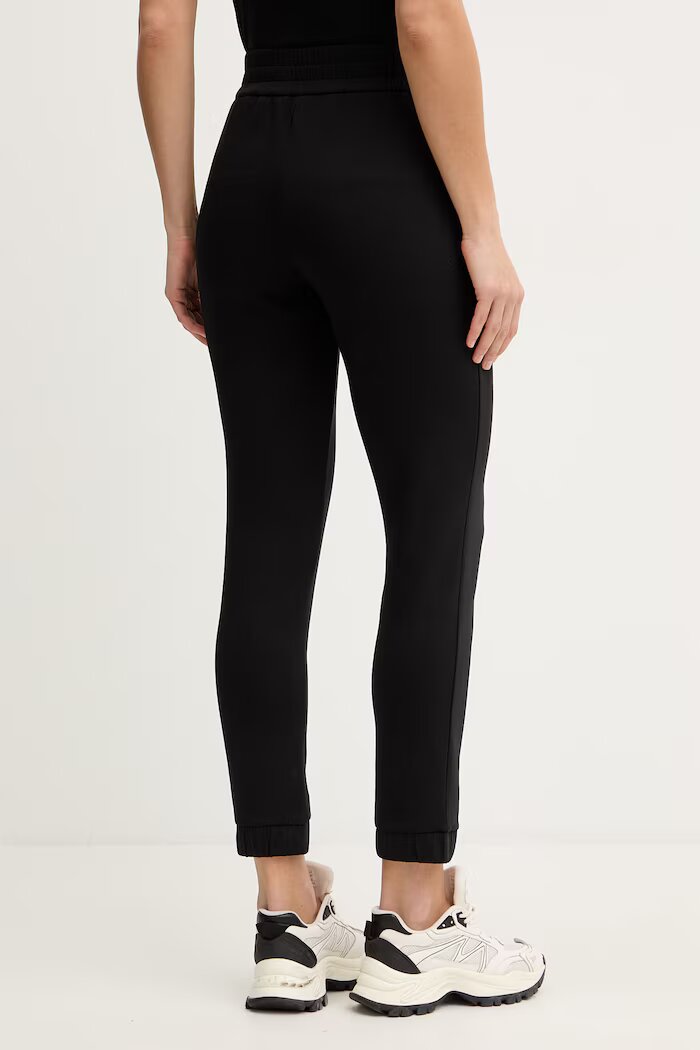 ARMANI EXCHANGE Спортен панталон в черно с апликация XW002210 AF21298