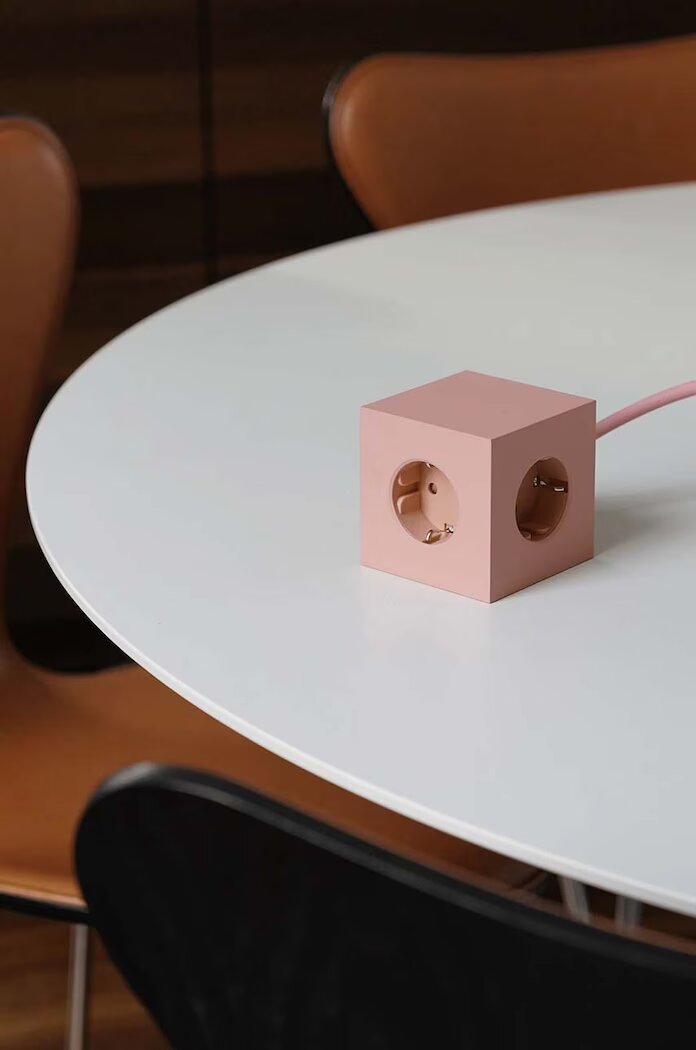 Avolt Магнитен зареждащ куб 2 x USB 18 m