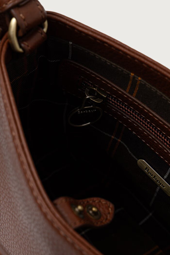 Barbour чанта crossbody дамска от кожа кафява LBA0549
