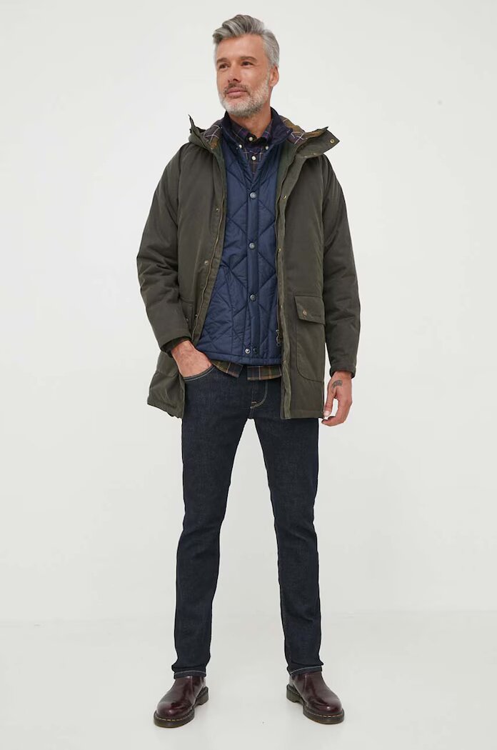 Barbour Памучна риза мъжка с кройка по тялото с яка с копче