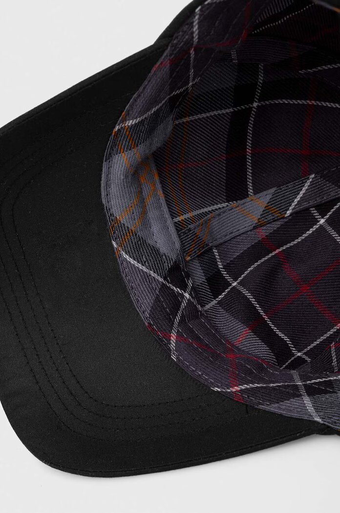 Barbour Памучна шапка с козирка в черно с изчистен дизайн
