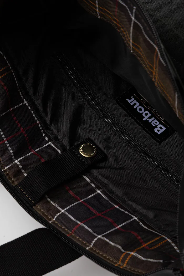 Barbour Раница Field Wax в зелено голям размер с изчистен дизайн UBA0714