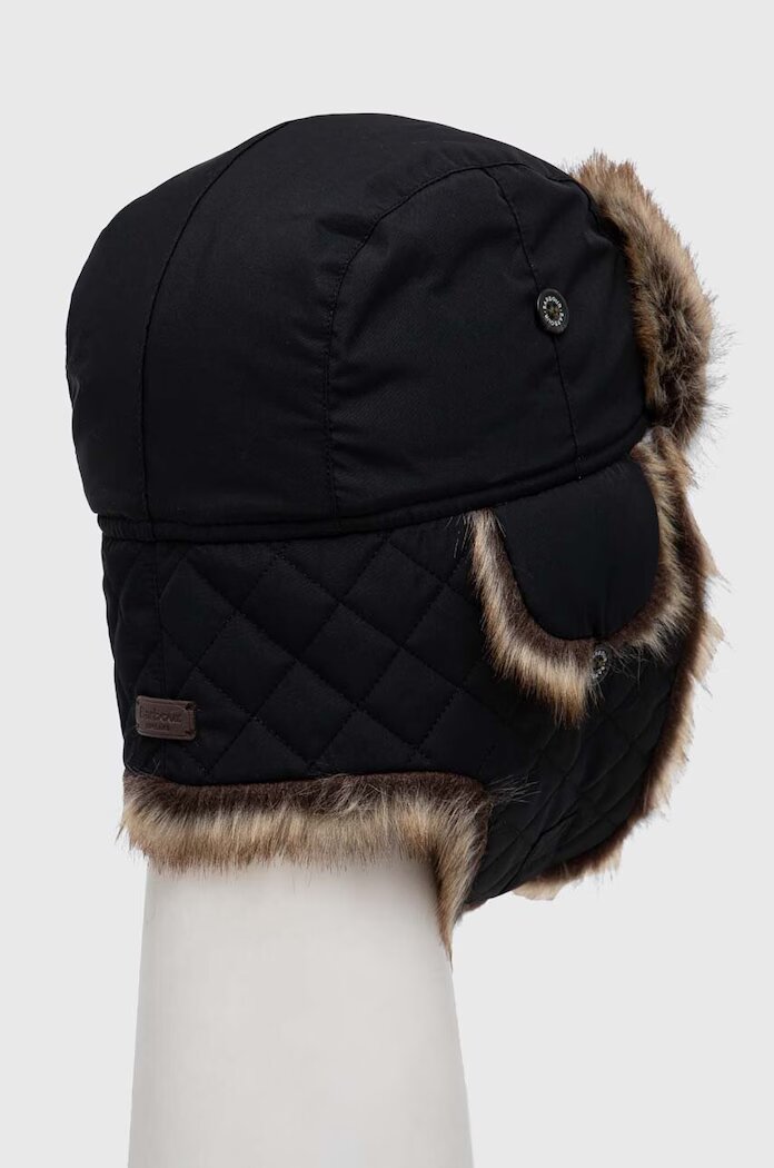 Barbour Шапка в черно от плътен трикотаж