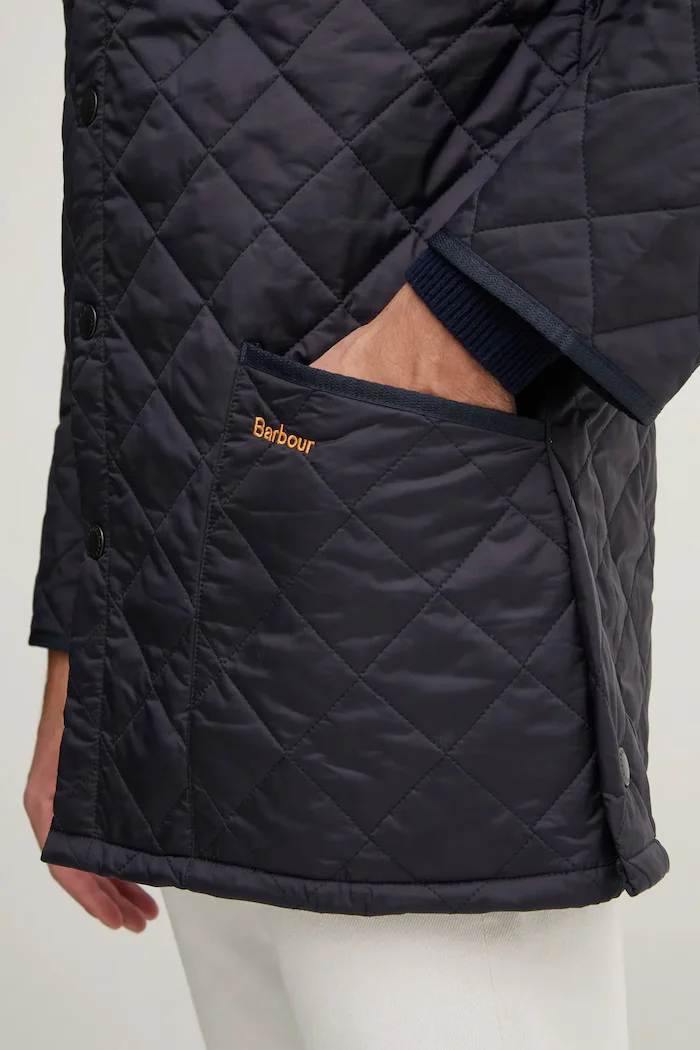 Barbour Яке le Quilt в тъмносиньо преходен модел MQU0001