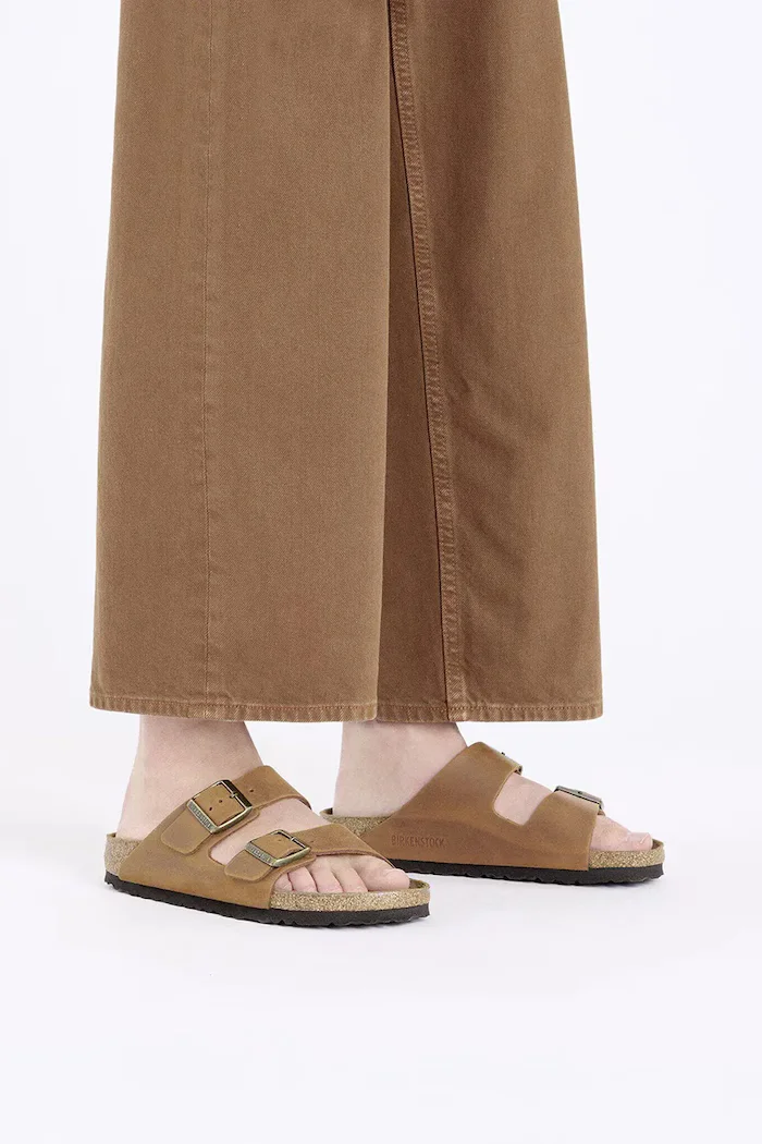 Birkenstock Кожени чехли Arizona в кафяво 1028401