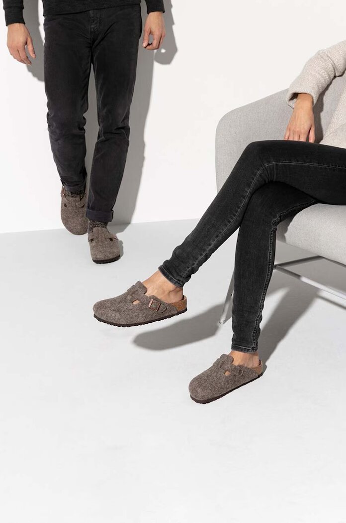 Birkenstock Пантофи Boston в сиво 160581