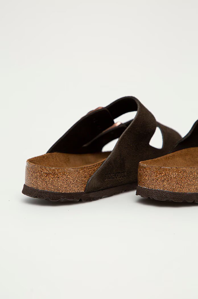 Birkenstock Велурени чехли Arizona в кафяво