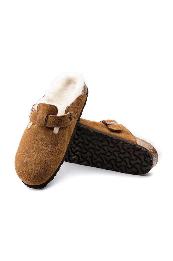 Birkenstock Велурени чехли в кафяво