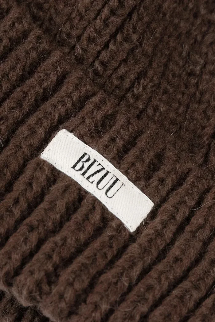 BIZUU шапка beanie дамска от вълнена материя BALBI кафява BALBI BRĄZOWY