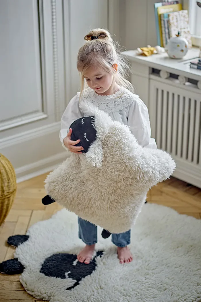 Bloomingville Декоративна възглавница Dolly в бяло