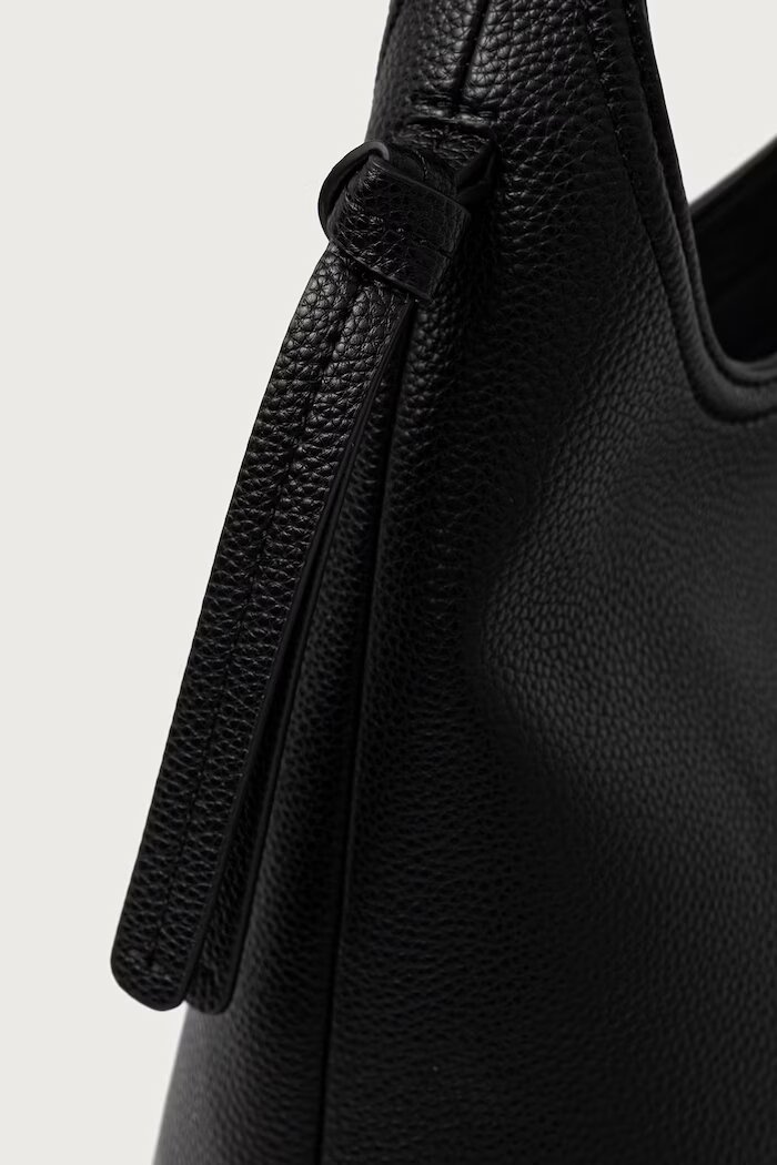 BOSS чанта тип хобо дамска от имитация на кожа Anett Zip Hobo черна 50573208