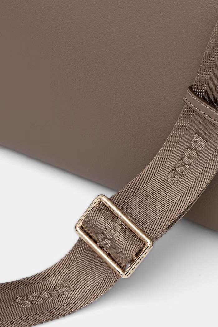 BOSS чанта tote дамска от имитация на кожа Sandy MED Tote кафява 50547947