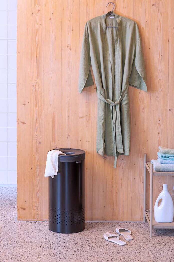 Brabantia Кош за пране 35 L в черно