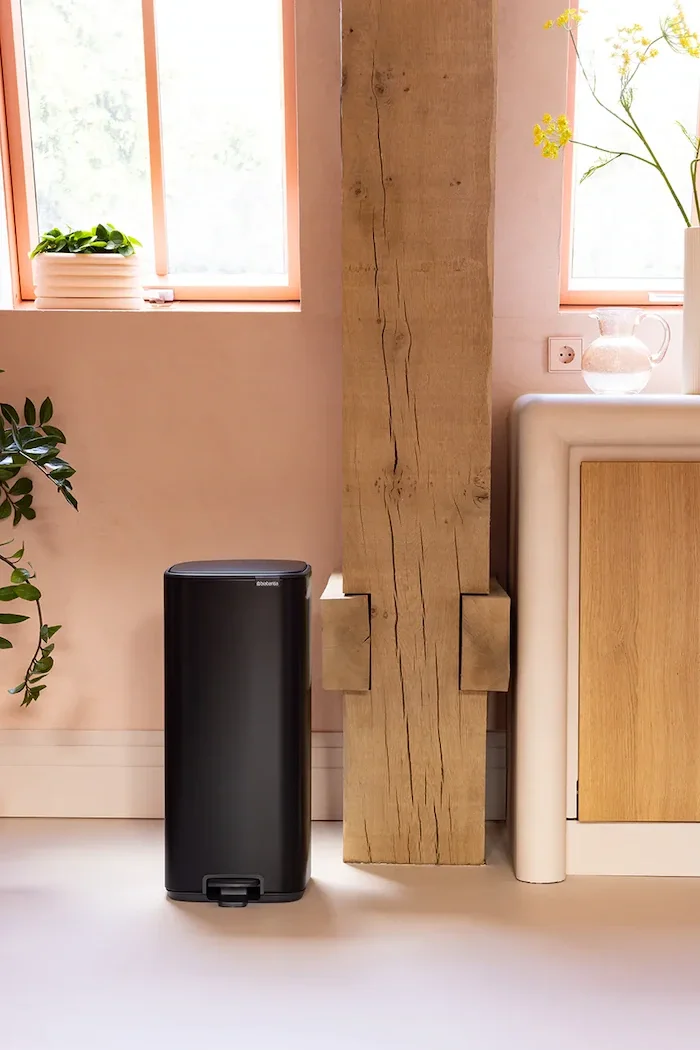 Brabantia Кошче за боклук Bo 30 L в черно