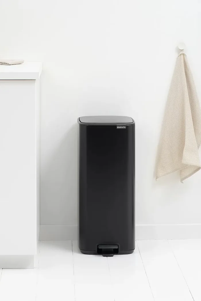 Brabantia Кошче за боклук Bo 30 L в черно