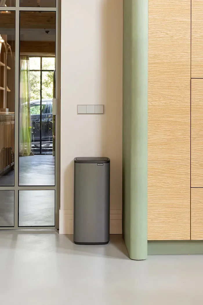 Brabantia Кошче за боклук Bo Touch 30 L в сиво