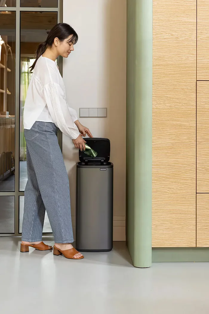 Brabantia Кошче за боклук Bo Touch 30 L в сиво